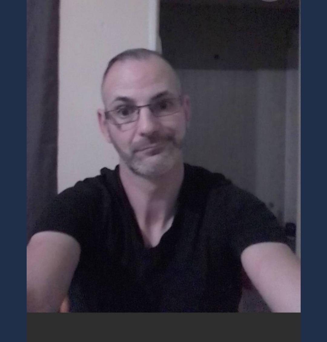 Profil de Ezequiel, 46 ans, Escort Gay Belgique à La Roche-en-Ardenne