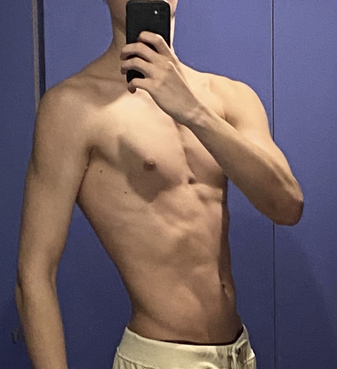 Profil de Sully, 22 ans, Escort Gay Belgique à Colfontaine