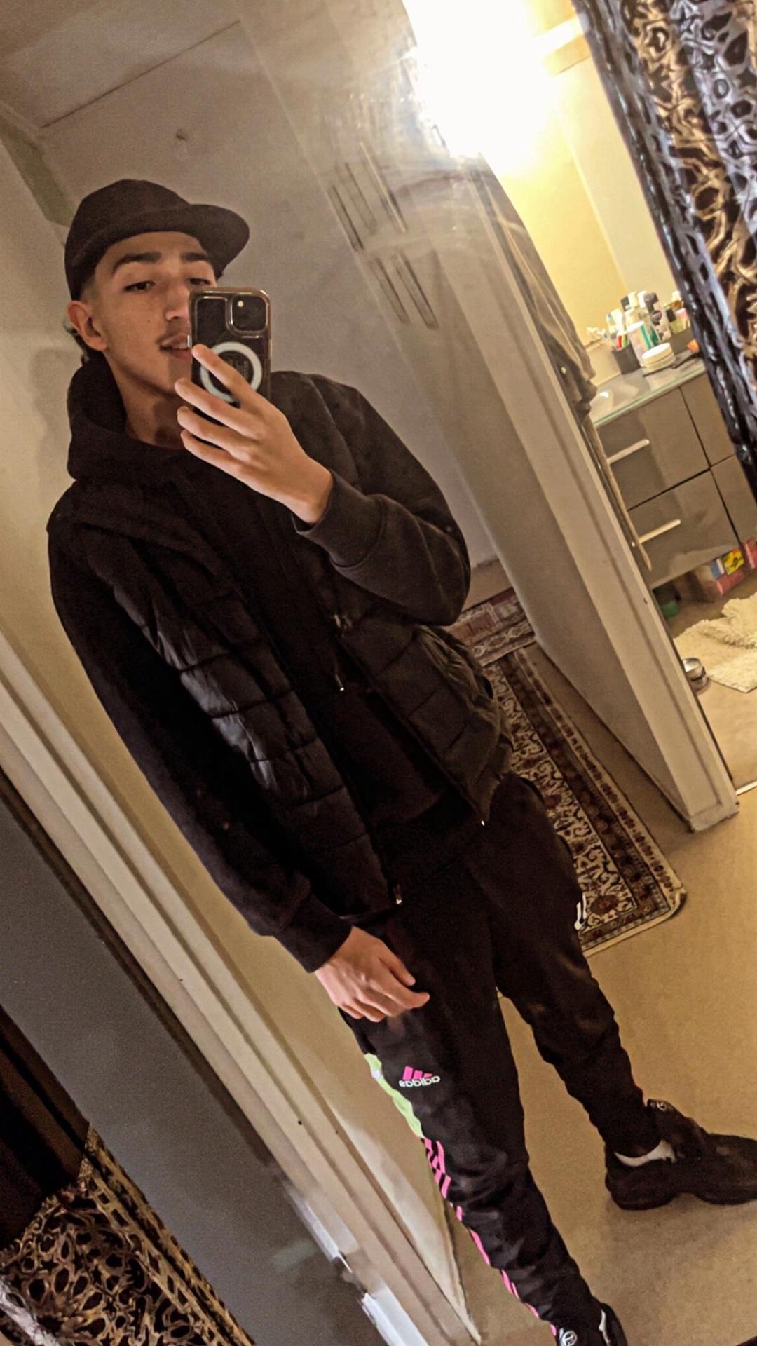 Profil de Yerim, 19 ans, Escort Gay Belgique à Plombières