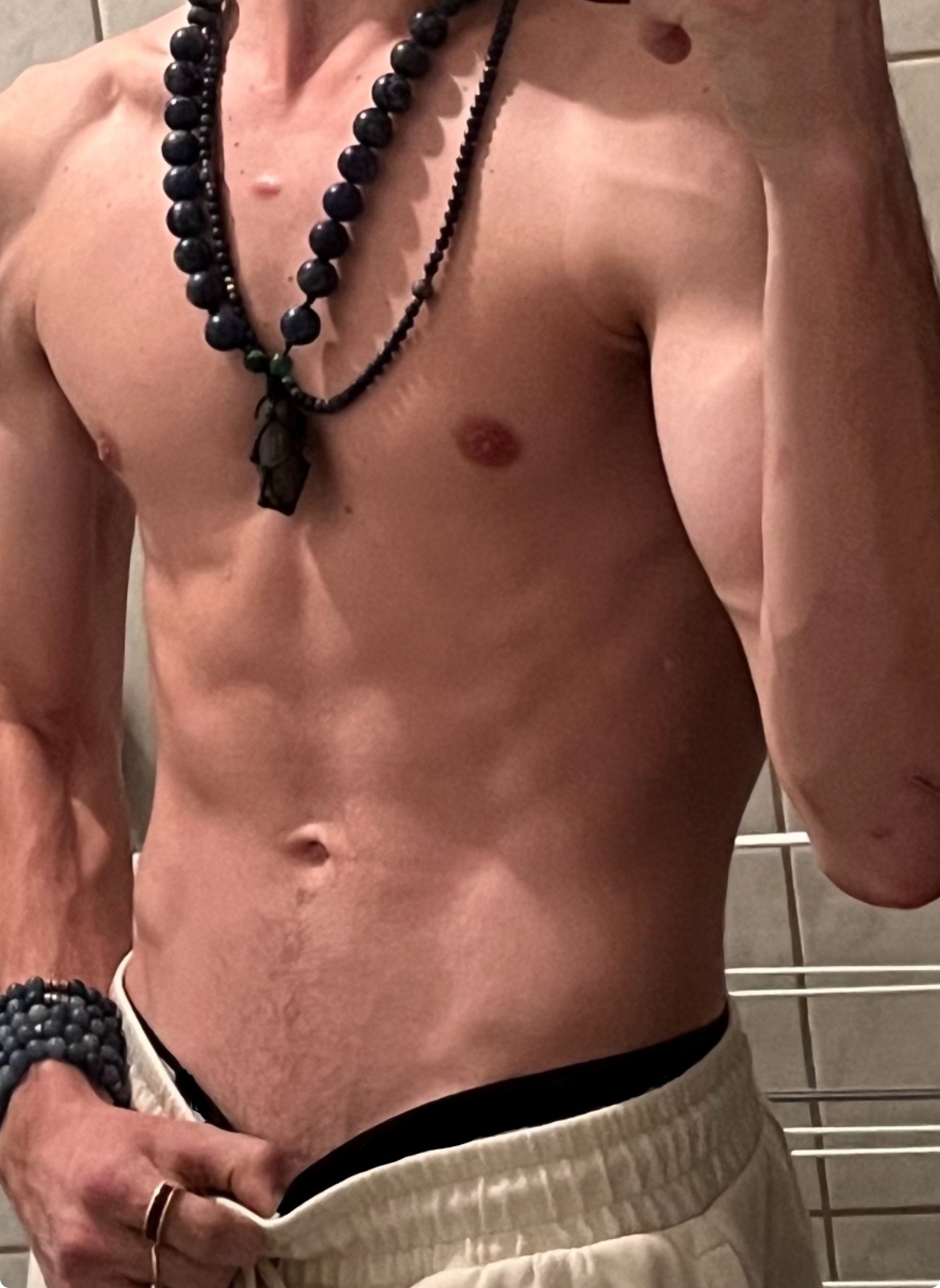 Profil de Bara, 21 ans, Escort Gay Belgique à Woluwe-Saint-Pierre