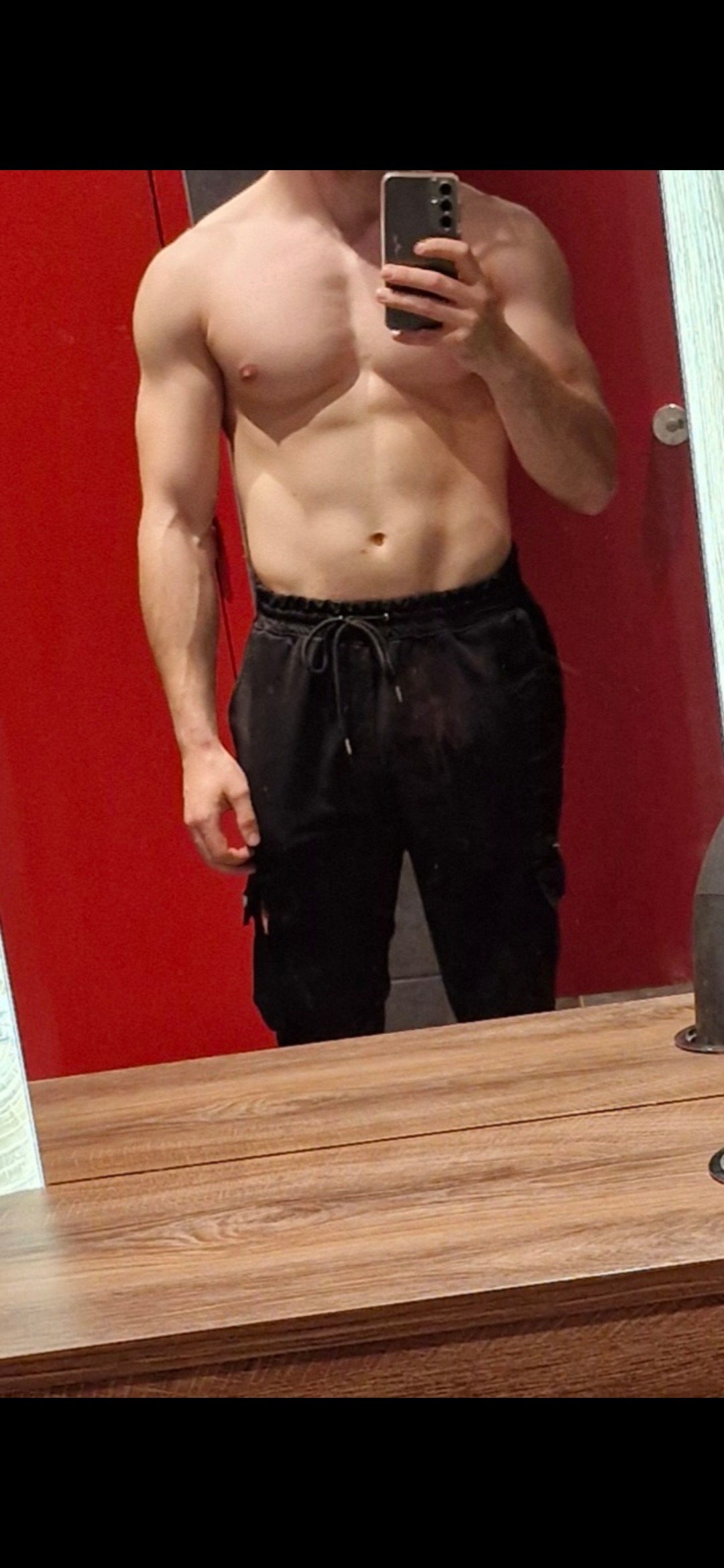 Profil de Moundir, 25 ans, Escort Gay Belgique à Ottignies-Louvain-la-Neuve