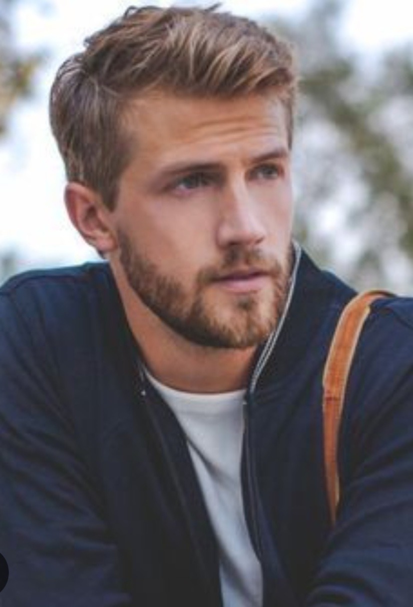 Profil de Mikaël, 31 ans, Escort Gay Belgique à Saint-Georges-sur-Meuse
