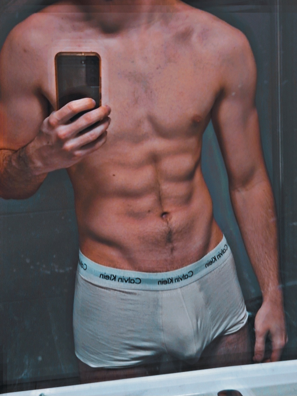 Profil de Yolan, 23 ans, Escort Gay Belgique à Fexhe-le-Haut-Clocher