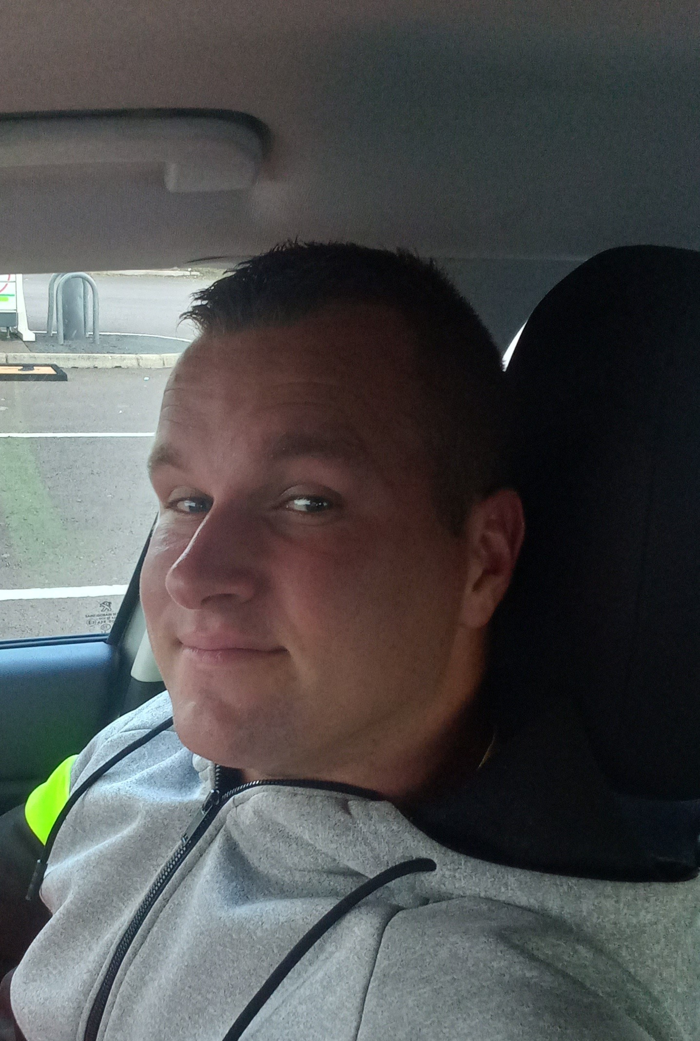 Profil de Basil, 27 ans, Escort Gay Belgique à Bekkevoort