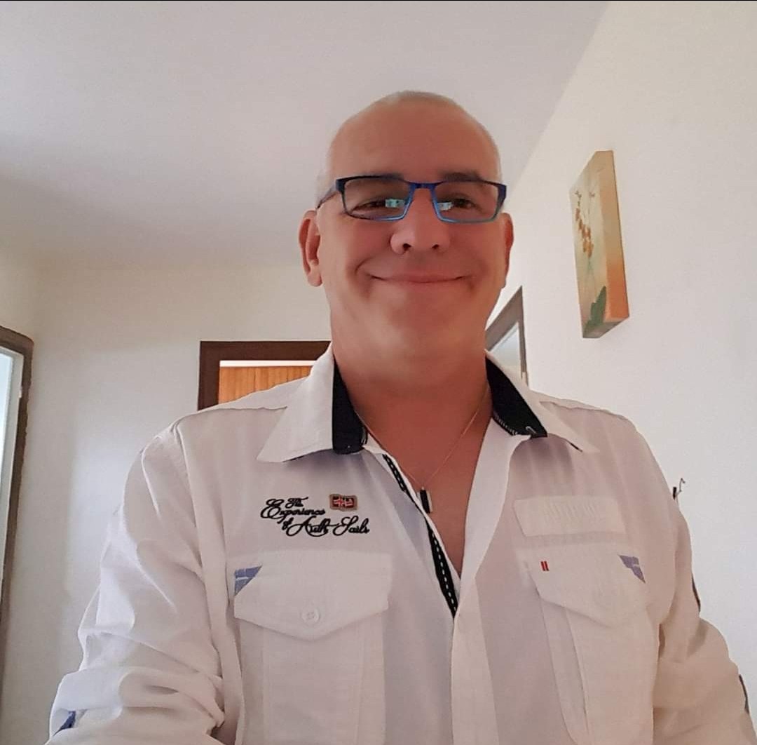 Profil de Irwan, 52 ans, Escort Gay Belgique à Le Roeulx