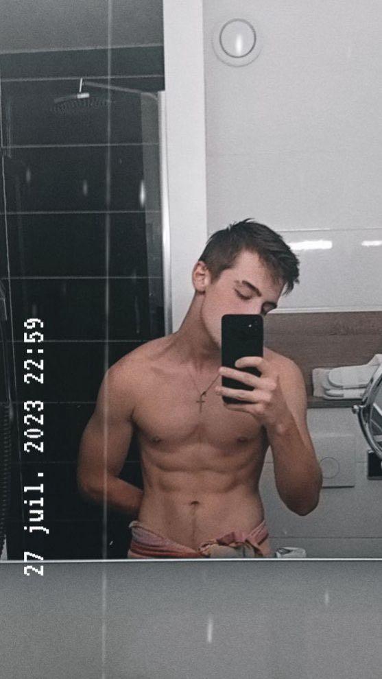 Profil de Djael, 20 ans, Escort Gay Belgique à Nassogne