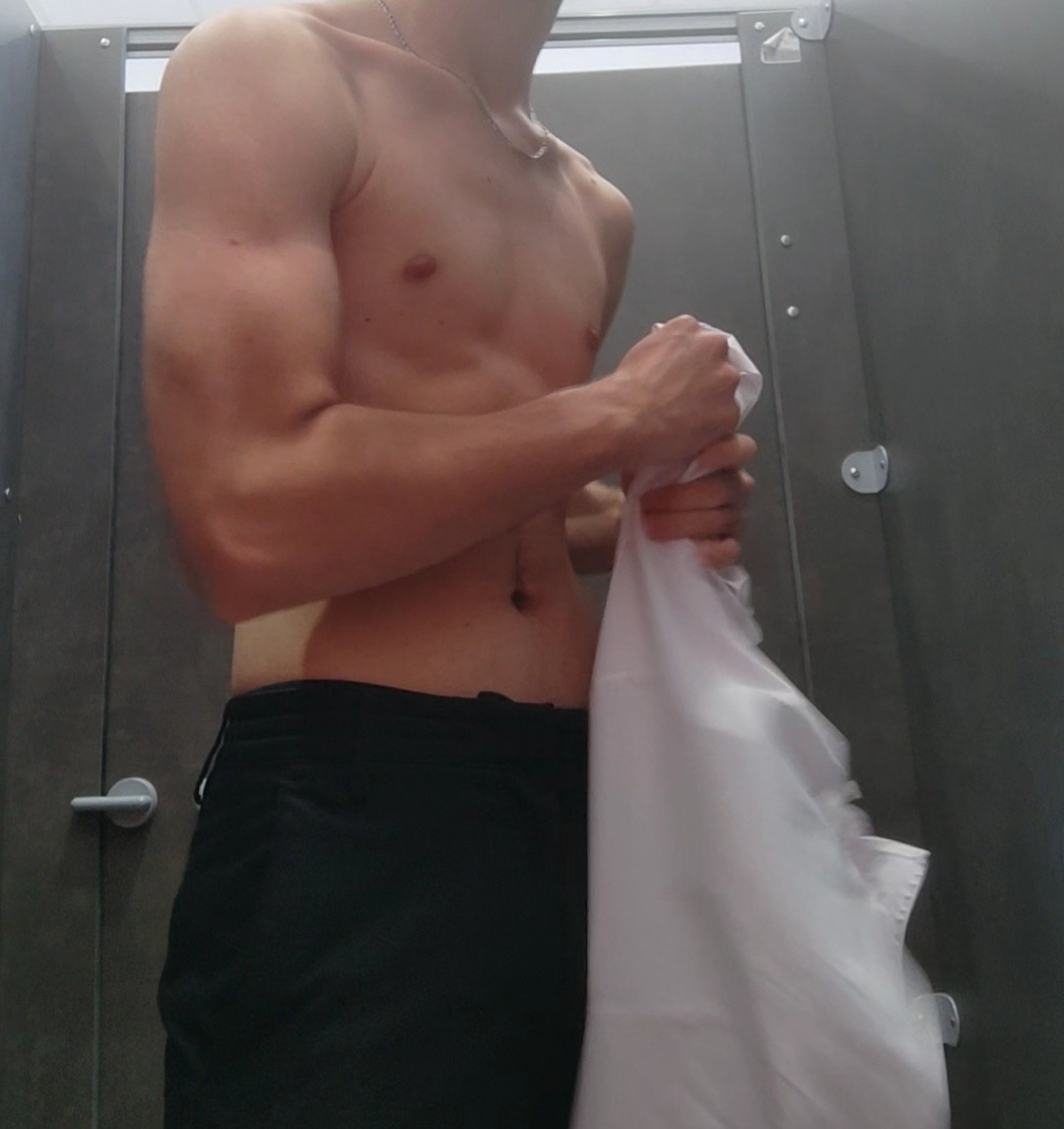 Profil de Virgile, 19 ans, Escort Gay Belgique à Berchem-Sainte-Agathe