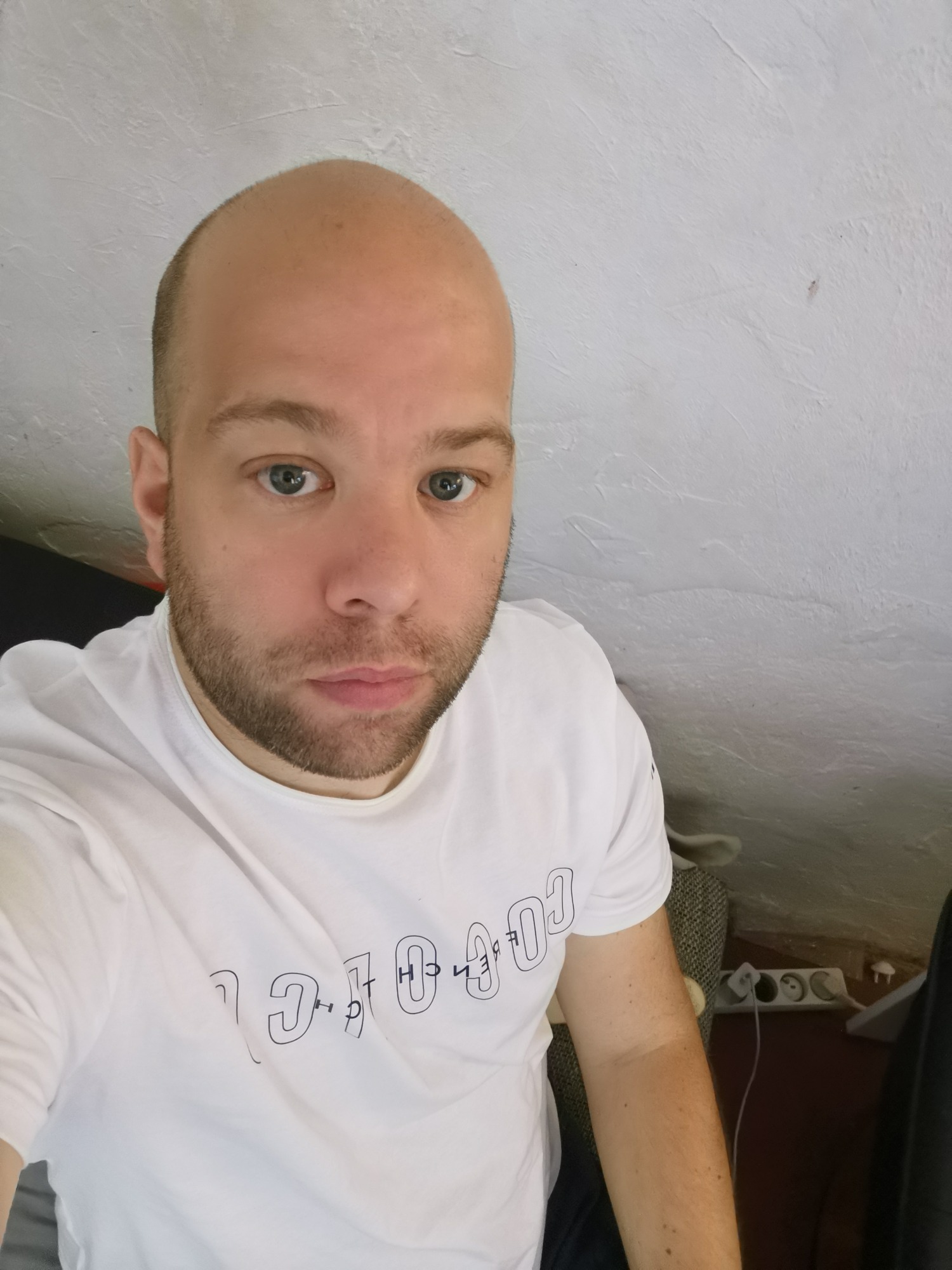 Profil de Riyan, 43 ans, Escort Gay Belgique à Espierres-Helchin