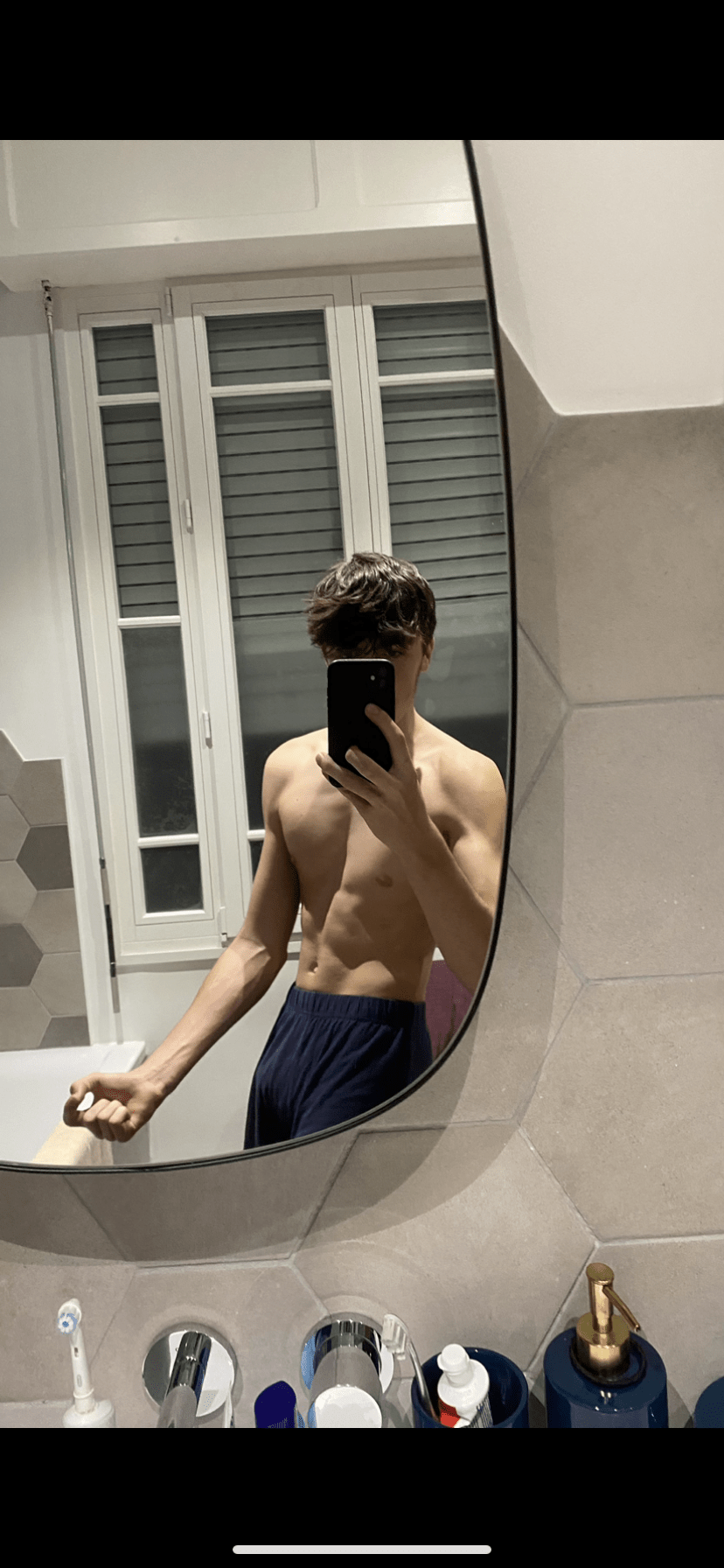Profil de Sajjad, 19 ans, Escort Gay Belgique à Herstal