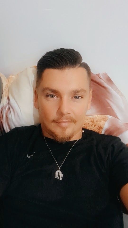 Profil de Nello, 33 ans, Escort Gay Belgique à Pepingen