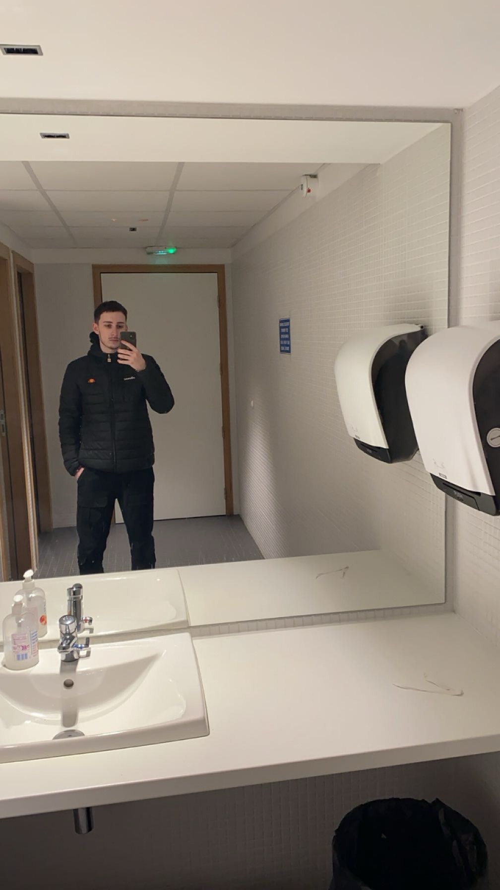 Profil de Hassane, 20 ans, Escort Gay Belgique à Bilzen-Hoeselt